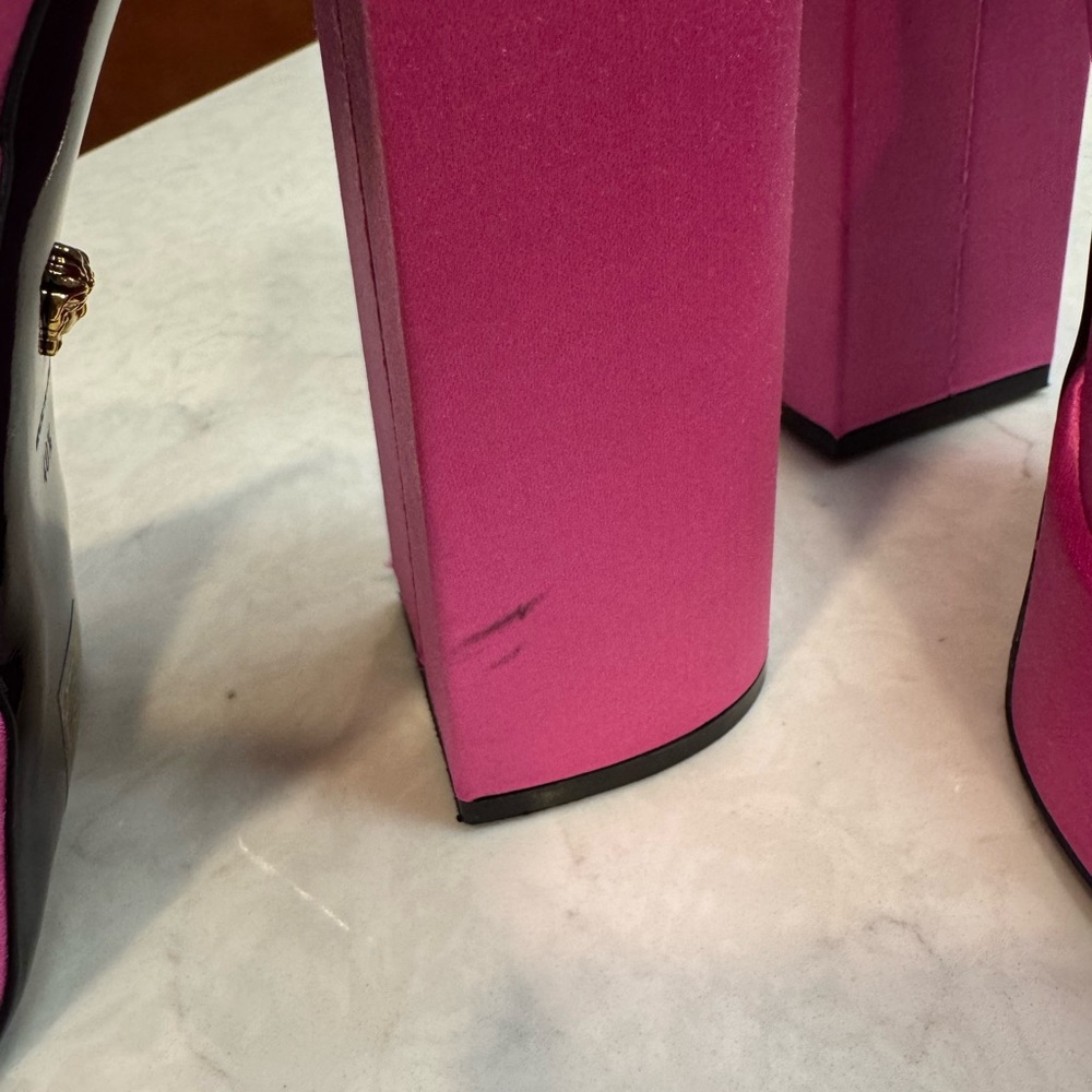 Versace Open-Toe Platform Heel - Picture 14 of 14